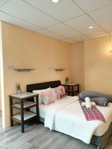 loft pals urbanstay lodge kapit