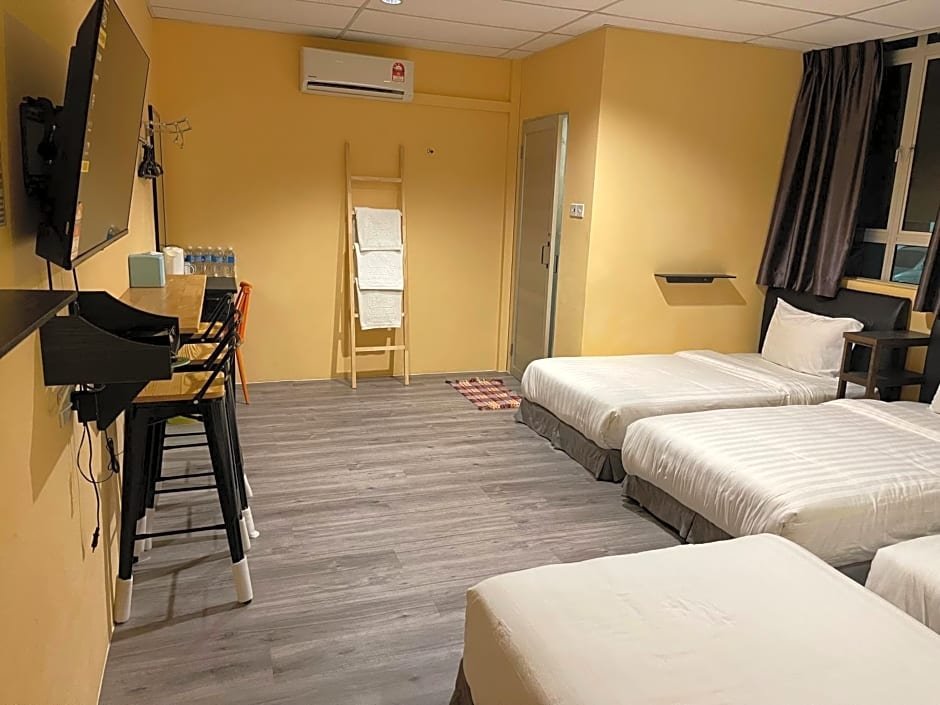 loft pals urbanstay lodge kapit