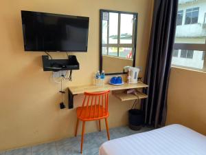 loft pals urbanstay lodge kapit