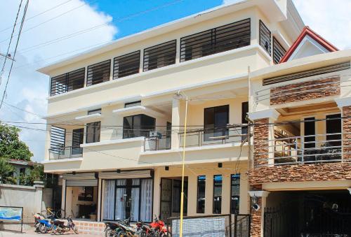 Reddoorz @ Ls Suites Poblacion Culasi Antique,,2 star