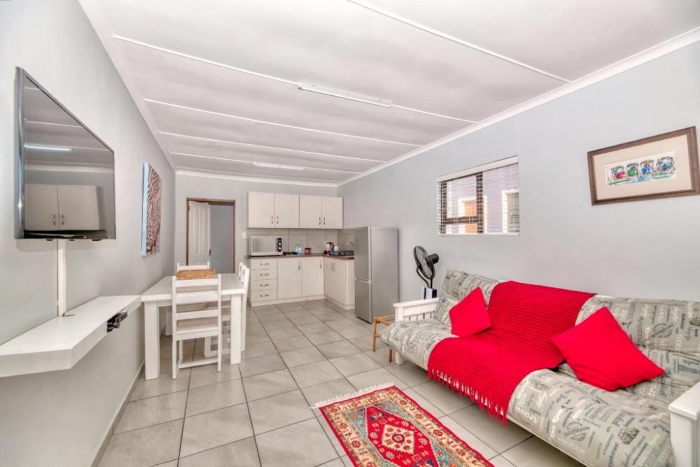 lands edge struisbaai