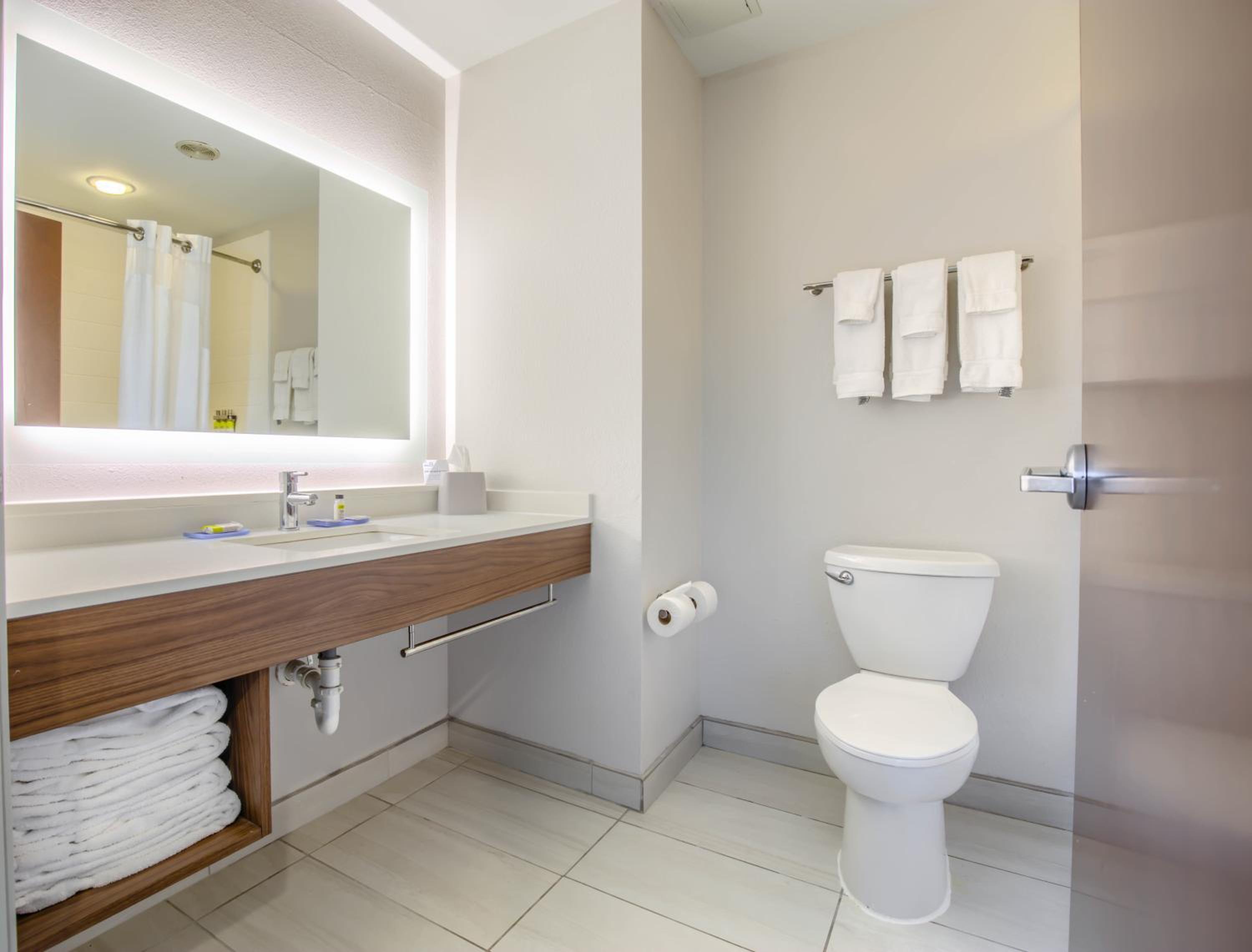 holiday inn express and suites gulf shores by ihg