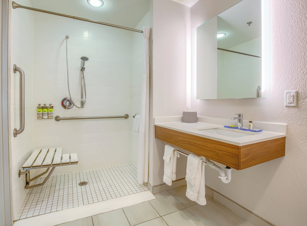 holiday inn express and suites gulf shores by ihg