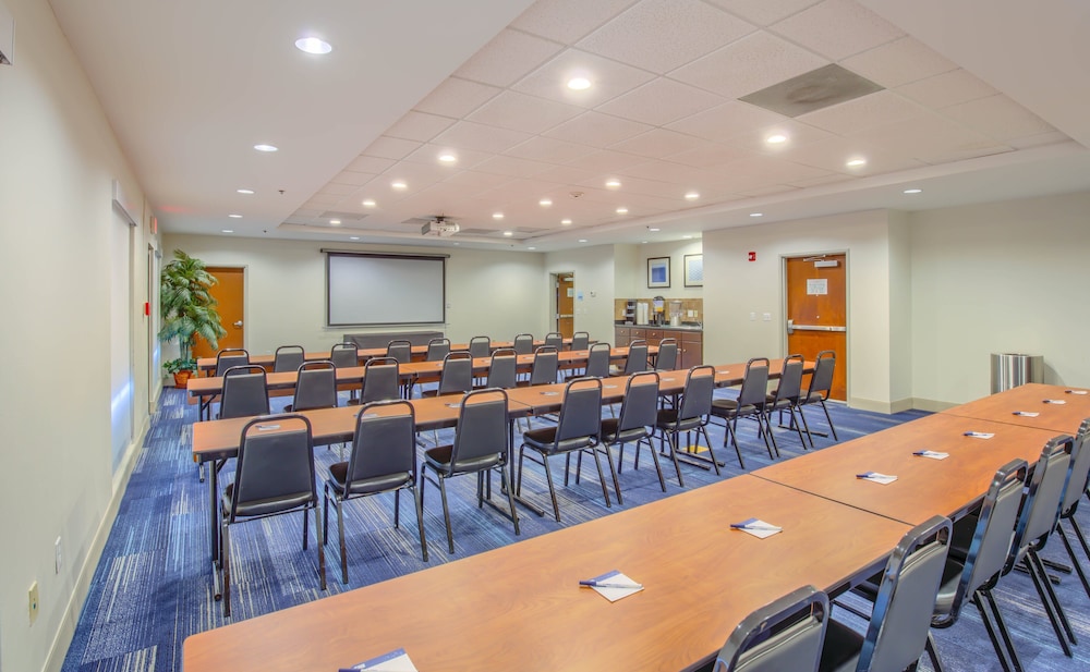 holiday inn express and suites gulf shores by ihg