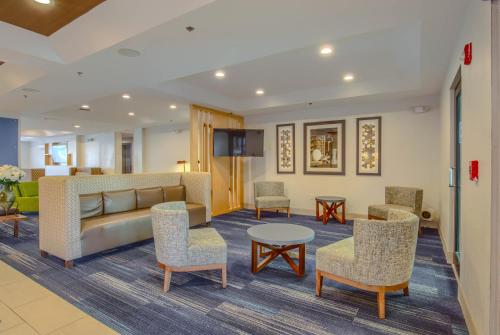 holiday inn express and suites gulf shores by ihg