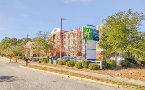 holiday inn express and suites gulf shores by ihg