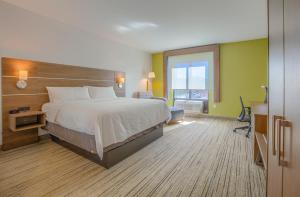holiday inn express and suites gulf shores by ihg