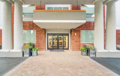 holiday inn express and suites foley by ihg