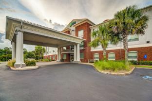 holiday inn express and suites foley by ihg