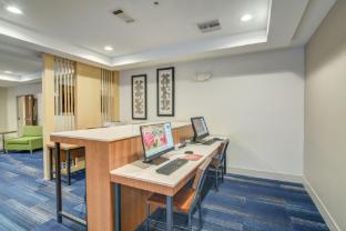 holiday inn express and suites foley by ihg