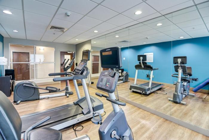 holiday inn express and suites foley by ihg