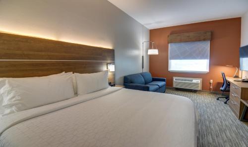 holiday inn express and suites foley by ihg