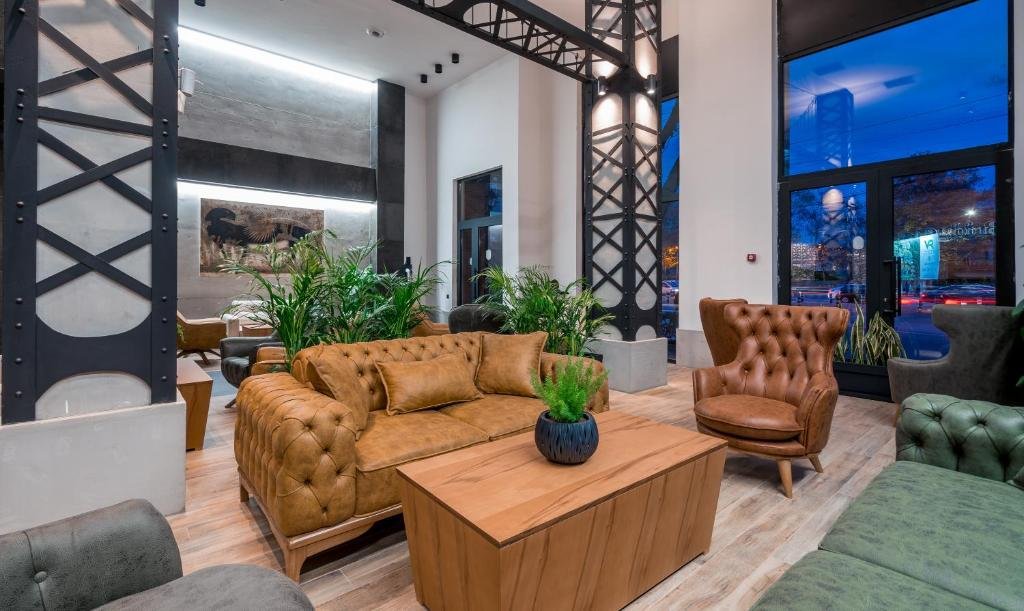 bridge hotel