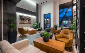 bridge hotel