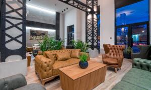 bridge hotel