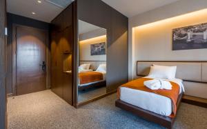 bridge hotel