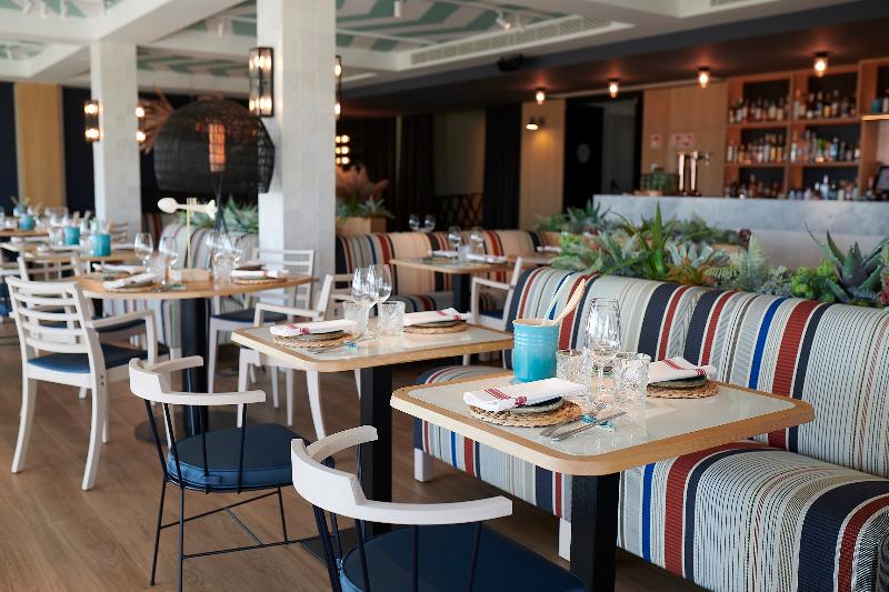 apartamentos playa de castelldefels