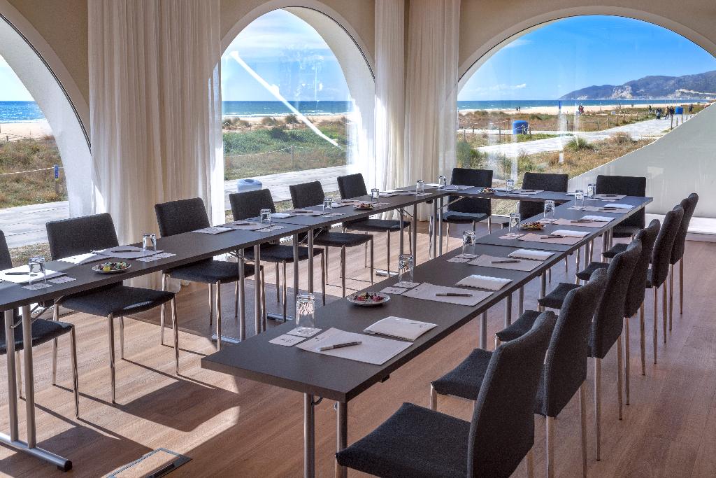 apartamentos playa de castelldefels