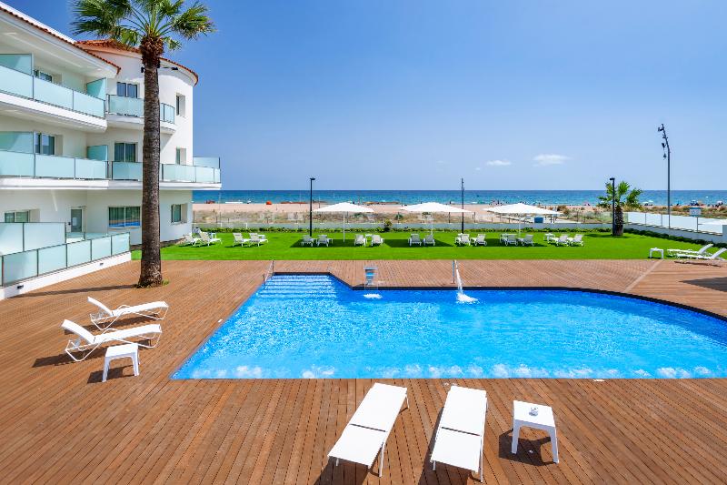 apartamentos playa de castelldefels