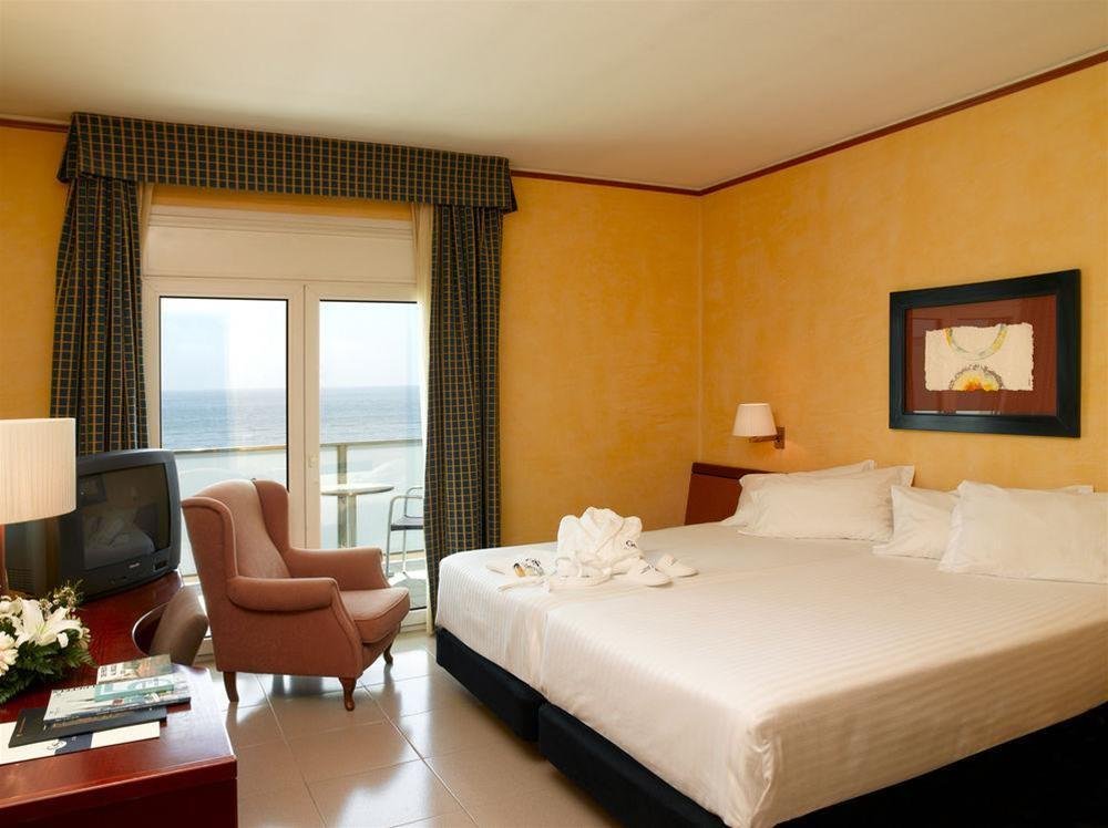 apartamentos playa de castelldefels