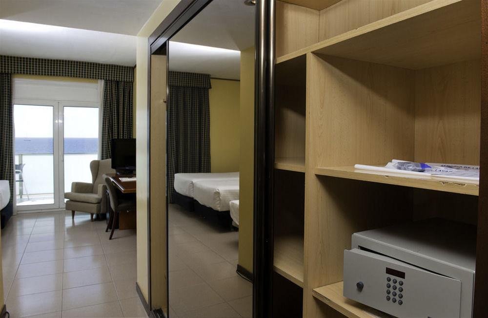 apartamentos playa de castelldefels