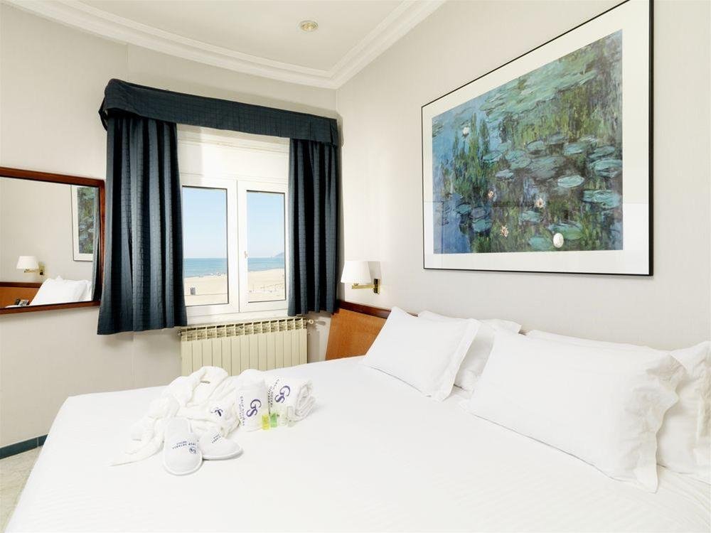 apartamentos playa de castelldefels