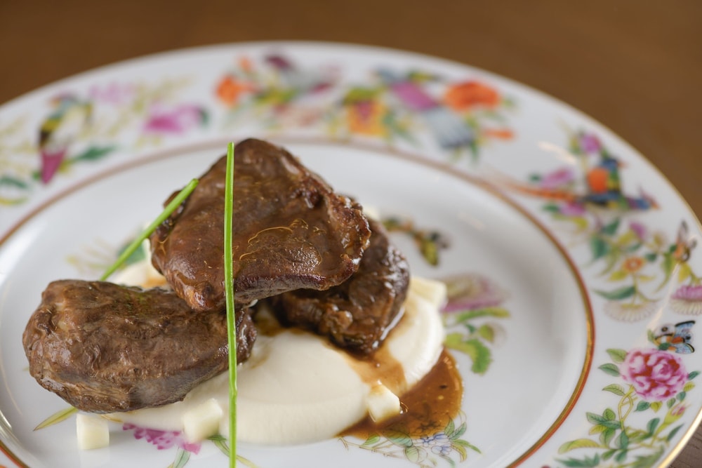 querencia de sevilla autograph collection