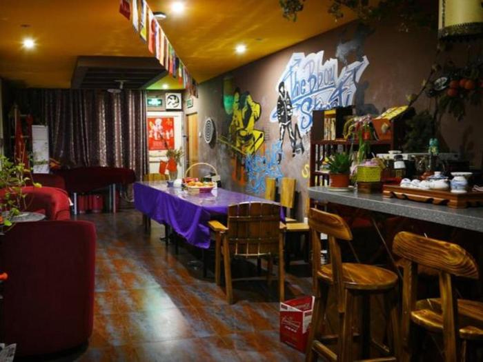 xian facebook youth hostel