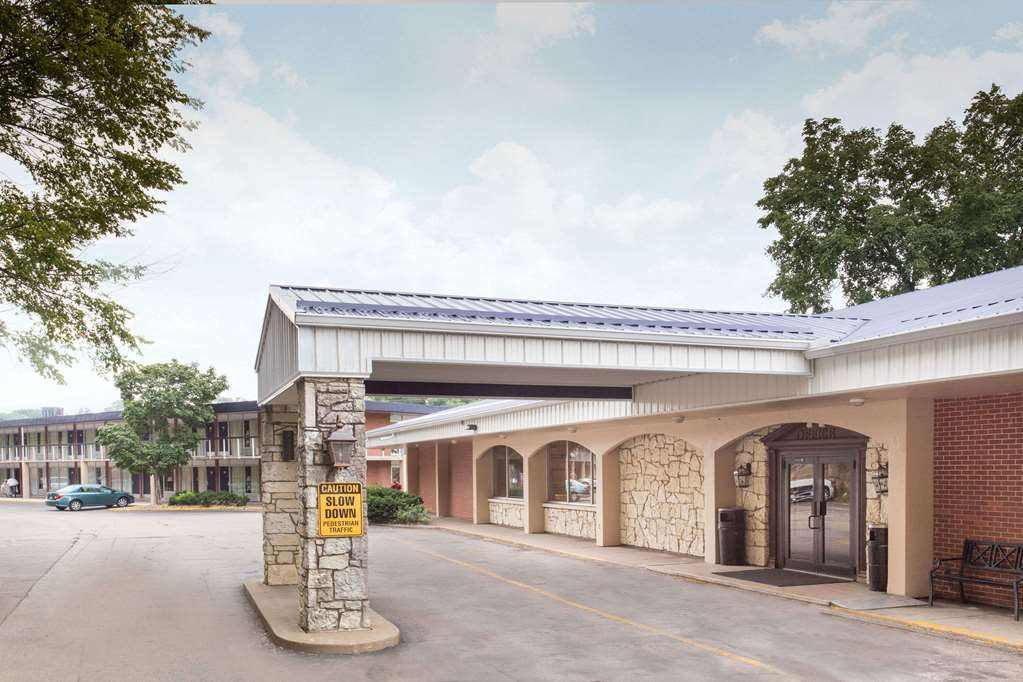 days inn by wyndham dubuque
