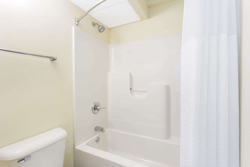 days inn by wyndham dubuque