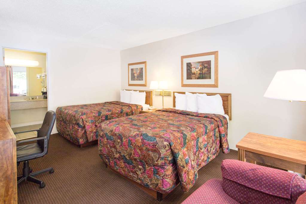days inn by wyndham dubuque