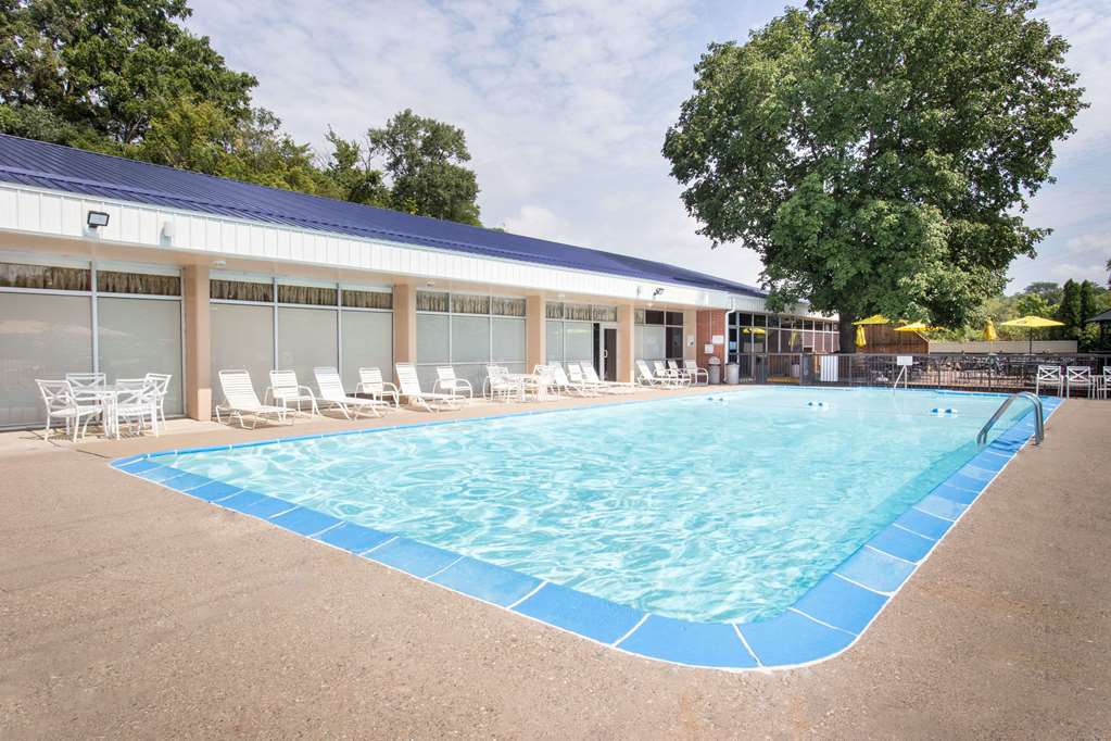 days inn by wyndham dubuque