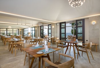 amira luxury resort and spa