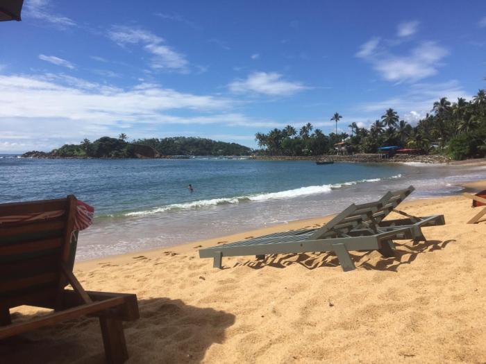 somerset mirissa beach