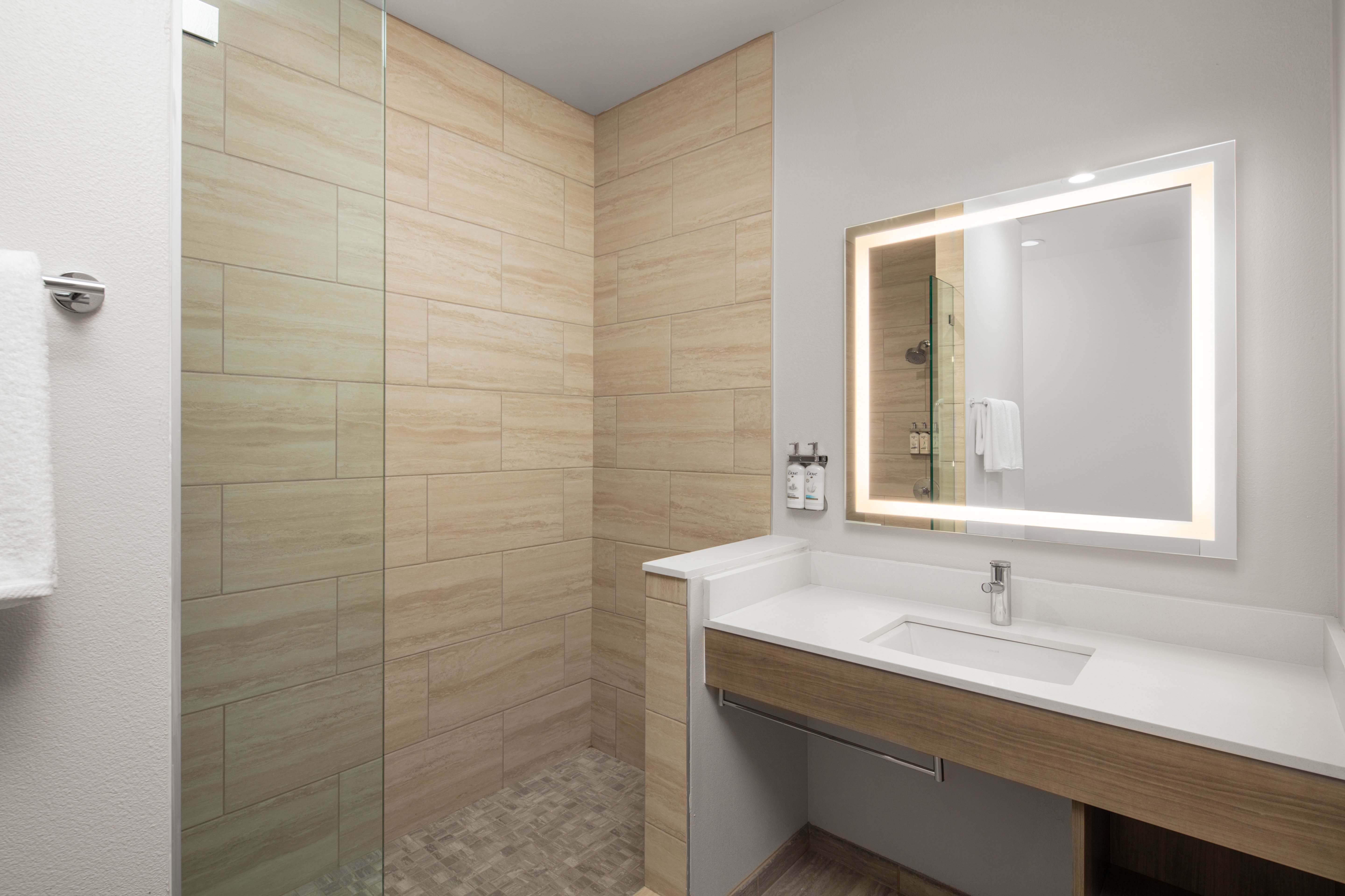 holiday inn express hotel and suites ventura by ihg