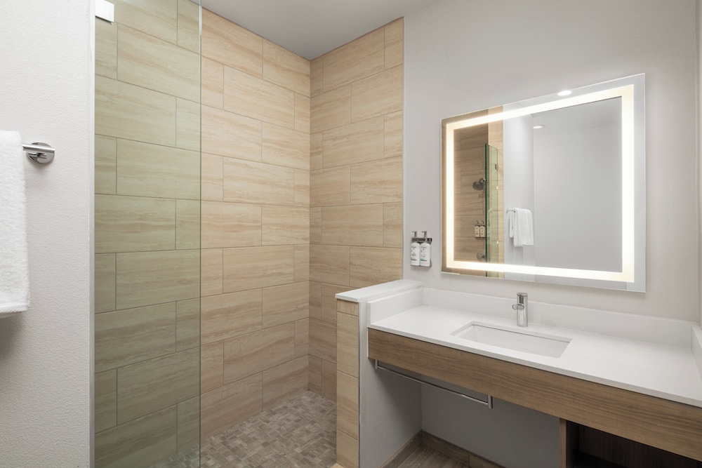 holiday inn express hotel and suites ventura by ihg