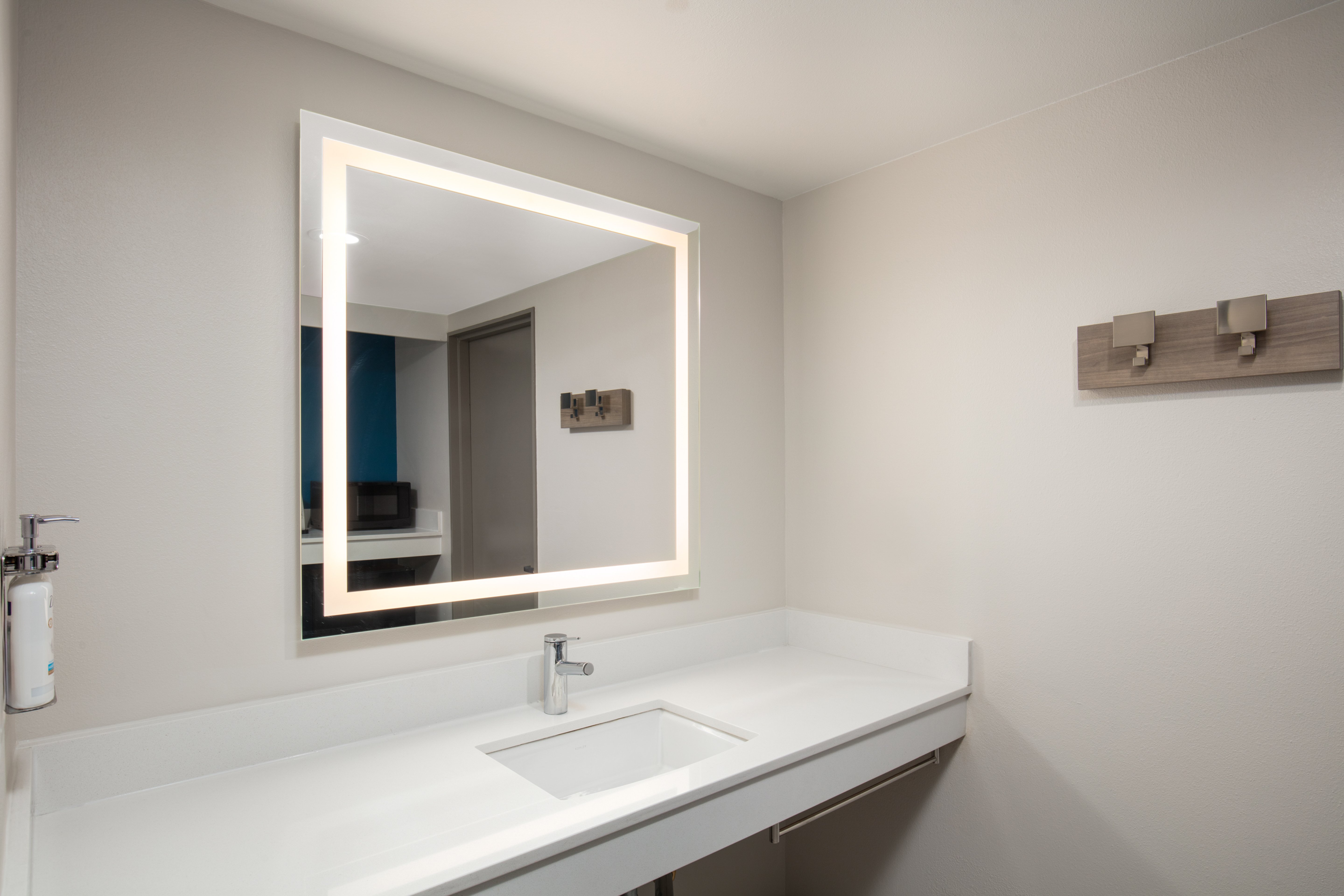 holiday inn express hotel and suites ventura by ihg