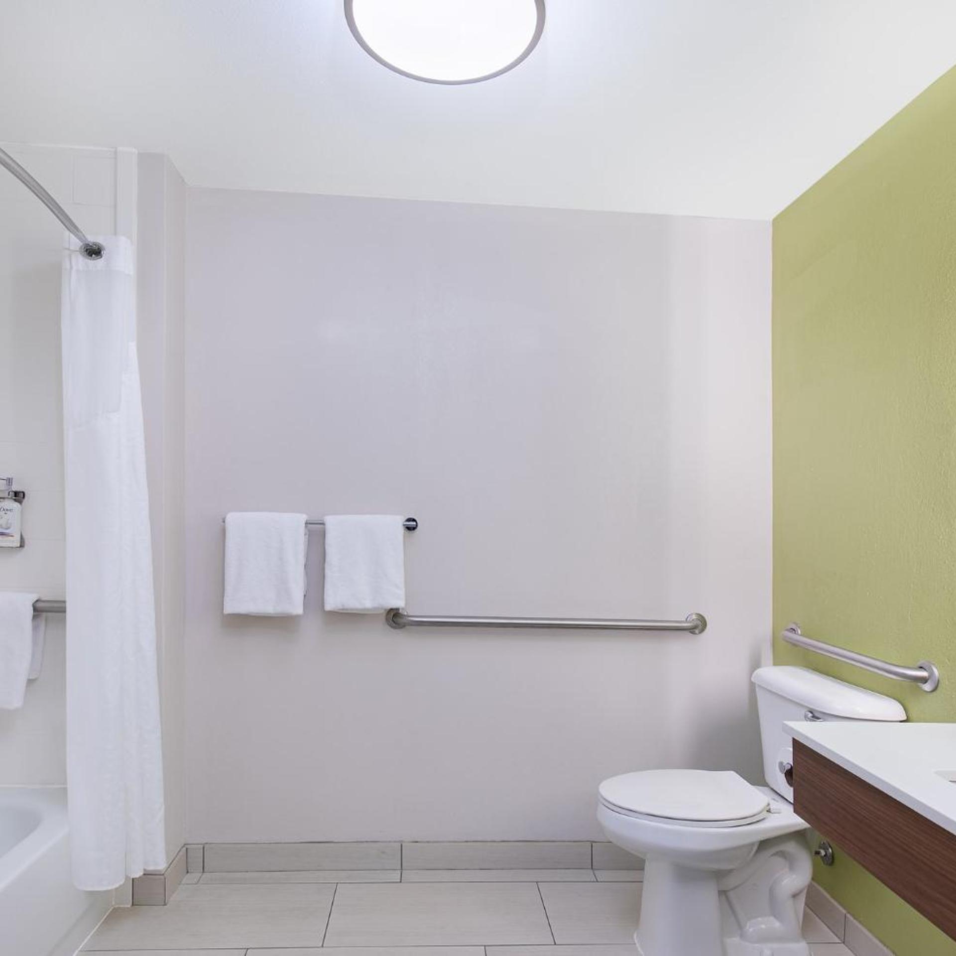 holiday inn express and suites birmingham inverness 280
