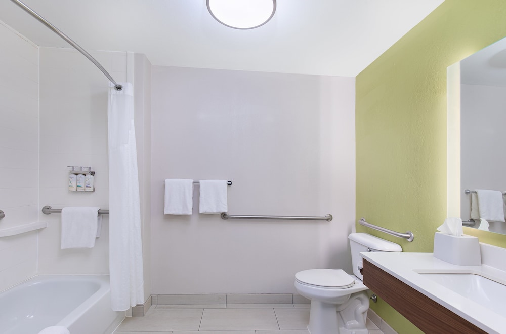 holiday inn express and suites birmingham inverness 280