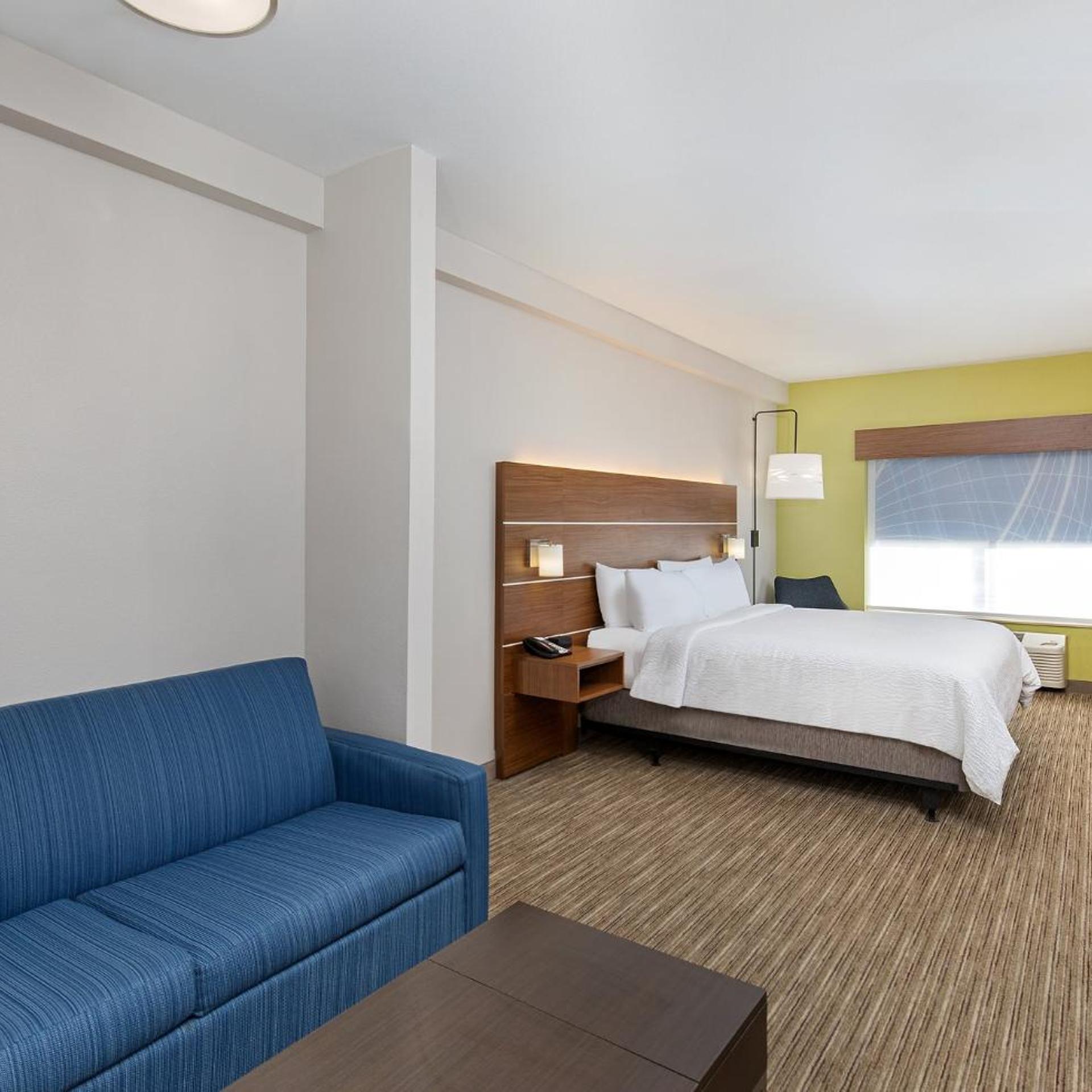 holiday inn express and suites birmingham inverness 280