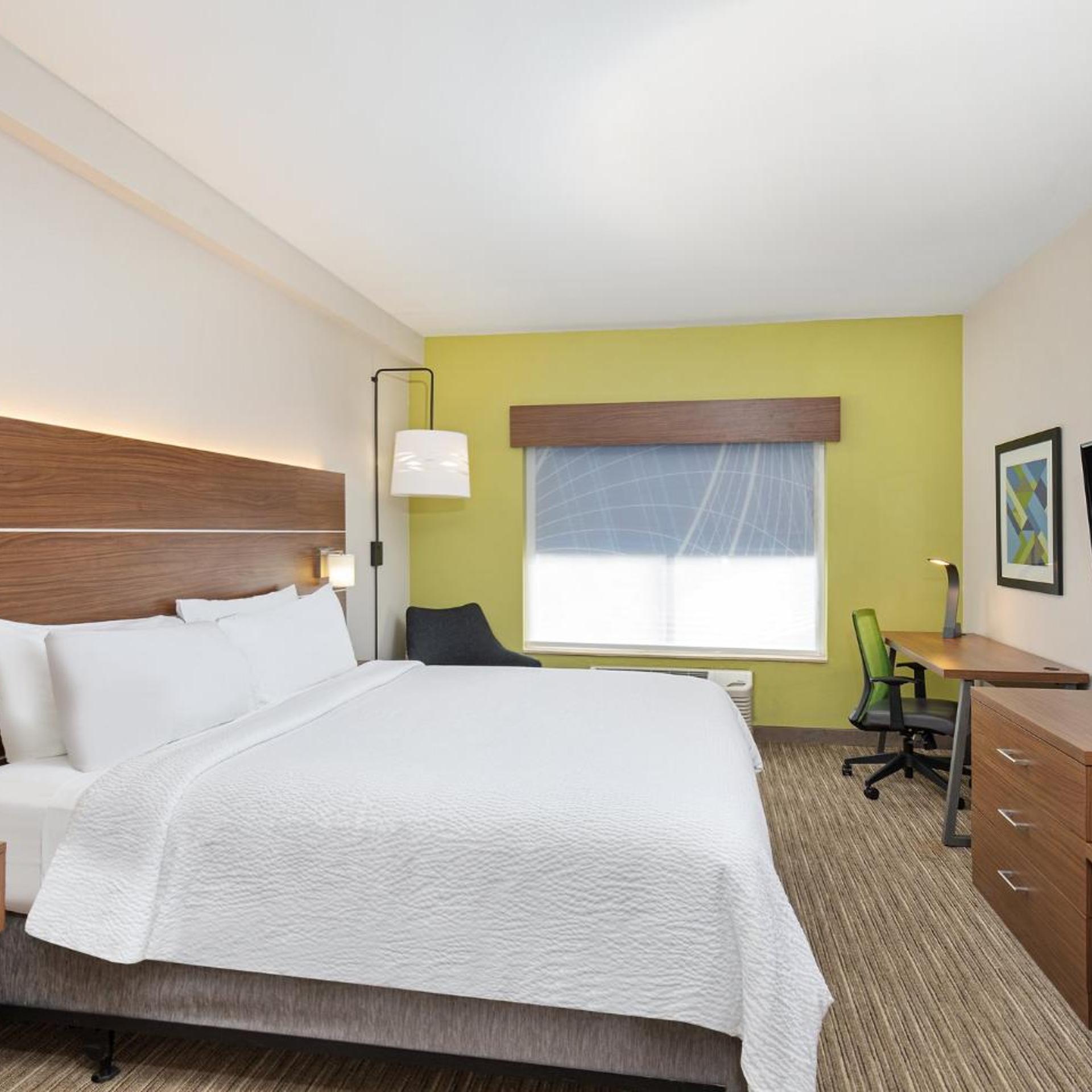 holiday inn express and suites birmingham inverness 280