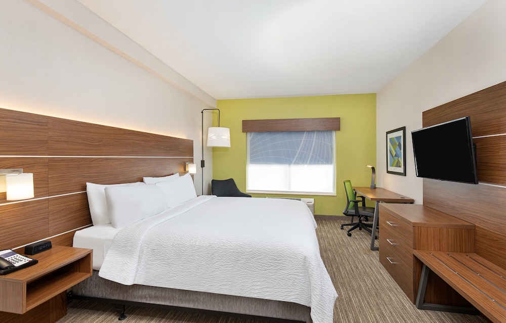 holiday inn express and suites birmingham inverness 280