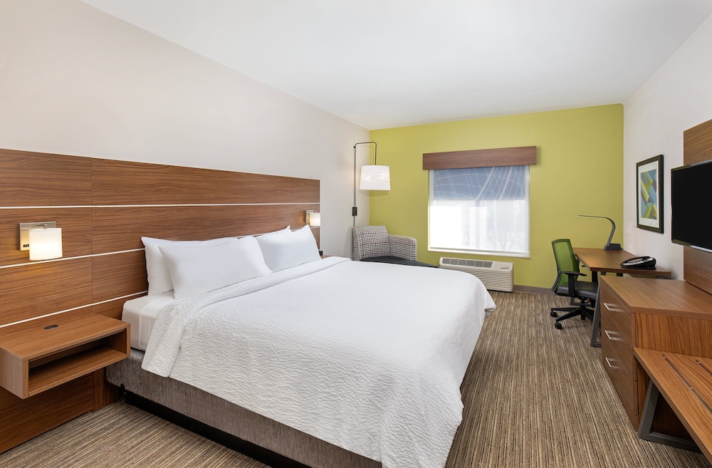 holiday inn express and suites birmingham inverness 280