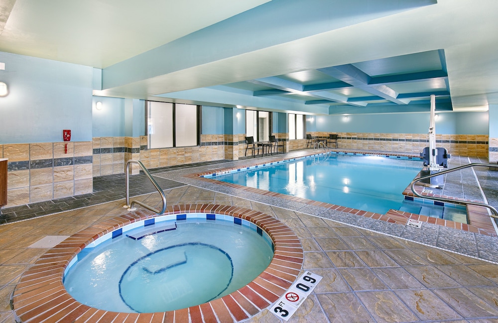 holiday inn express and suites birmingham inverness 280