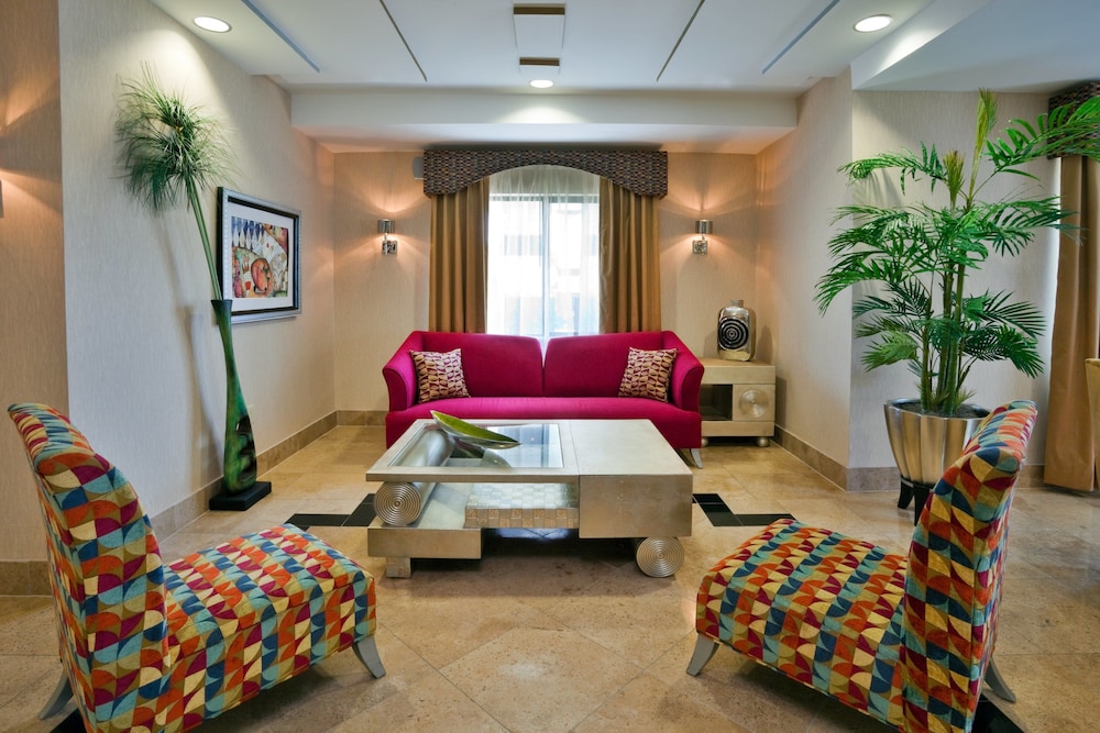 holiday inn express and suites birmingham inverness 280