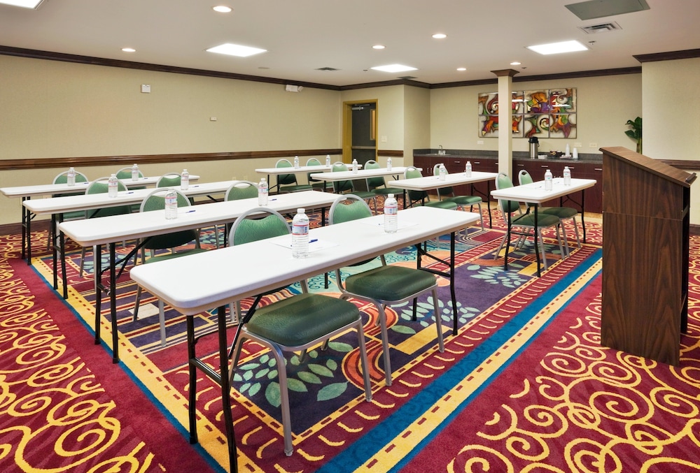 holiday inn express and suites birmingham inverness 280