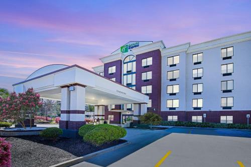 holiday inn express and suites birmingham inverness 280