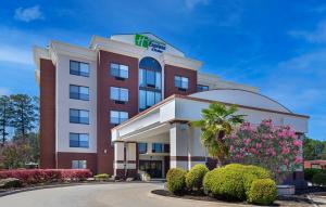 holiday inn express and suites birmingham inverness 280