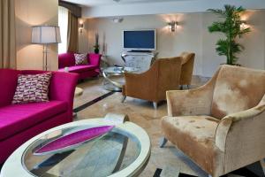 holiday inn express and suites birmingham inverness 280