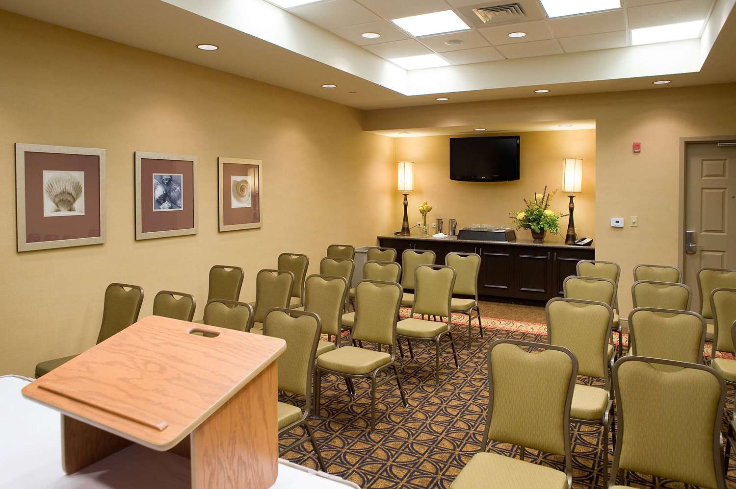 hilton garden inn pensacola airport medical center